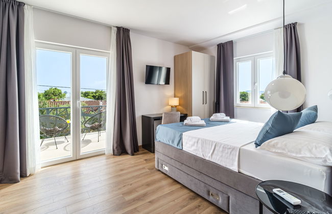 Casa de 5 quartos em Milna com piscina privada e terraço - Foto 25