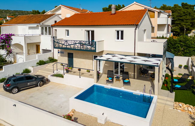 Casa de 5 quartos em Milna com piscina privada e terraço - Foto 39