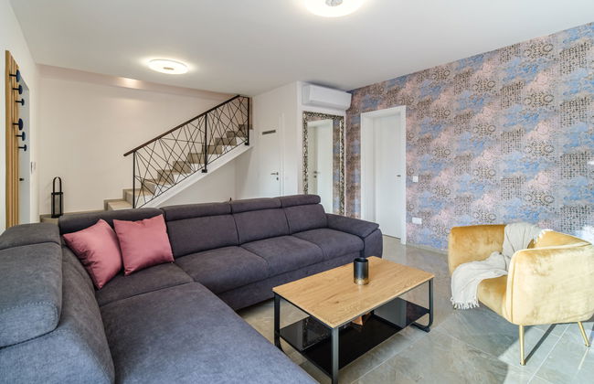 Casa de 5 quartos em Milna com piscina privada e terraço - Foto 12