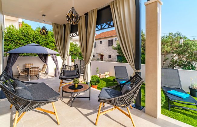 Casa de 5 quartos em Milna com piscina privada e terraço - Foto 43