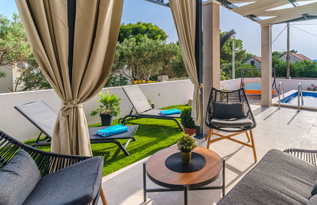Casa de 5 quartos em Milna com piscina privada e terraço - Foto 41