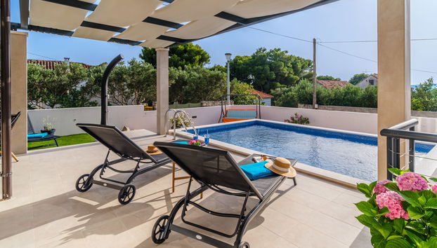 Casa de 5 quartos em Milna com piscina privada e terraço - Foto 2