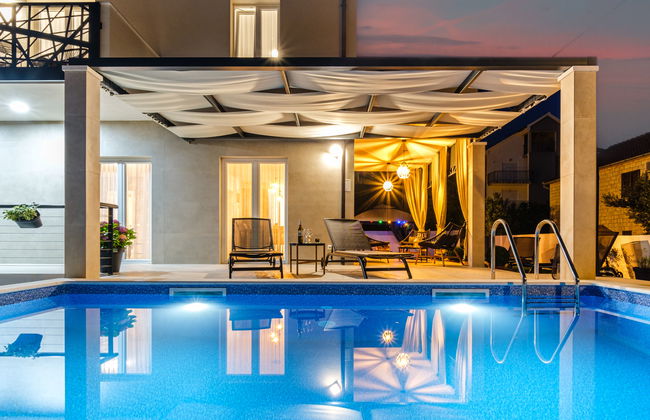 Casa de 5 quartos em Milna com piscina privada e terraço - Foto 4