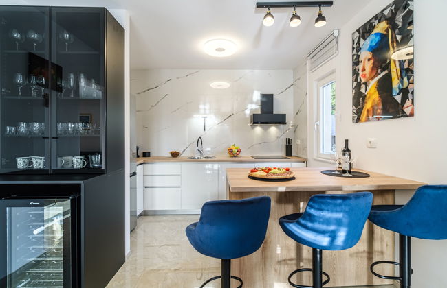 Casa de 5 quartos em Milna com piscina privada e terraço - Foto 8
