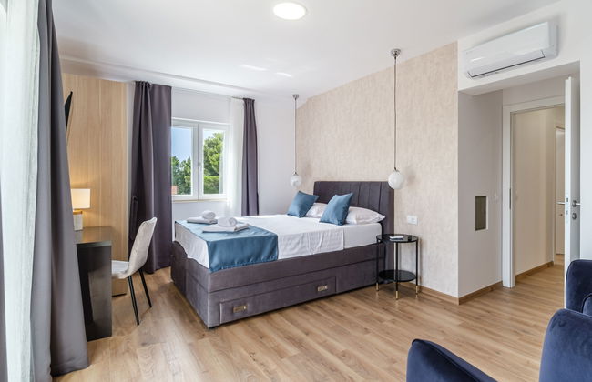 Casa de 5 quartos em Milna com piscina privada e terraço - Foto 24