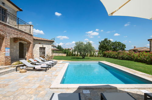 Photo 11 - Maison de 4 chambres à Sveti Lovreč avec piscine privée et jardin