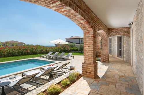 Photo 10 - Maison de 4 chambres à Sveti Lovreč avec piscine privée et jardin