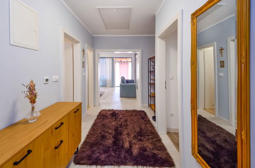 Foto 5 - Casa con 4 camere da letto a Trilj con piscina privata e terrazza