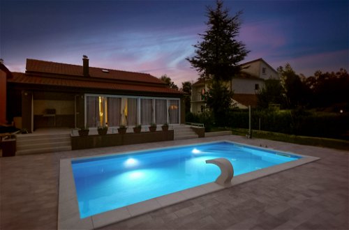 Foto 7 - Casa con 4 camere da letto a Trilj con piscina privata e terrazza