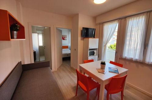 Foto 10 - Apartment mit 1 Schlafzimmer in San Michele al Tagliamento mit blick aufs meer
