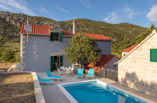 Foto 3 - Casa de 4 quartos em Zagvozd com piscina privada e terraço