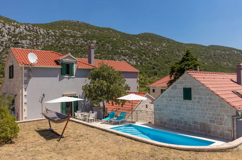 Foto 23 - Casa de 4 quartos em Zagvozd com piscina privada e terraço