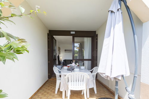 Photo 15 - 1 bedroom Apartment in Vaux-sur-Mer with garden and terrace