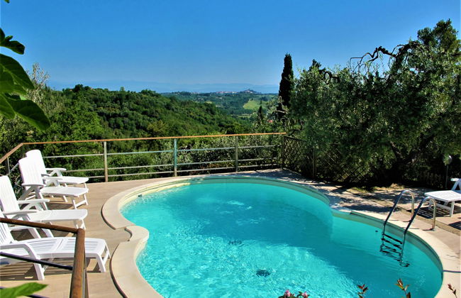 5 bedroom House in San Miniato with private pool and garden - Photo 2
