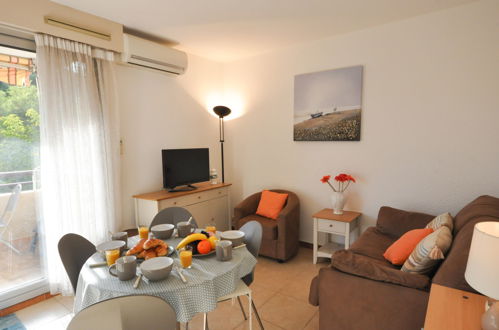 Foto 3 - Apartamento de 1 quarto em Cavalaire-sur-Mer com terraço