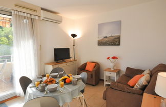 Foto 3 - Apartamento de 1 quarto em Cavalaire-sur-Mer com terraço