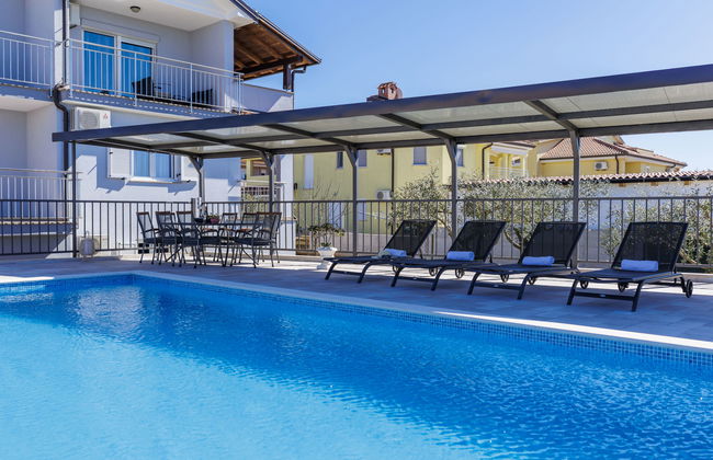 Apartamento de 2 quartos em Umag com jardim e terraço - Foto 24
