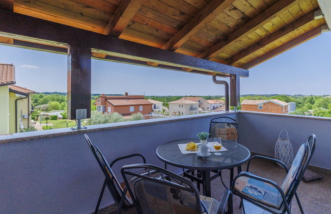 Apartamento de 2 quartos em Umag com jardim e terraço - Foto 7