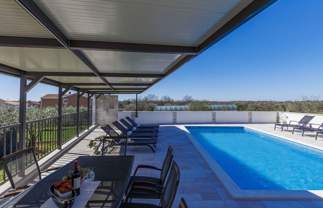 Apartamento de 2 quartos em Umag com jardim e terraço - Foto 23