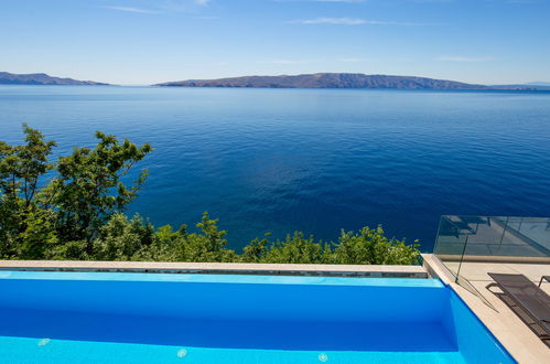 Foto 15 - Appartamento con 2 camere da letto a Senj con piscina e vista mare