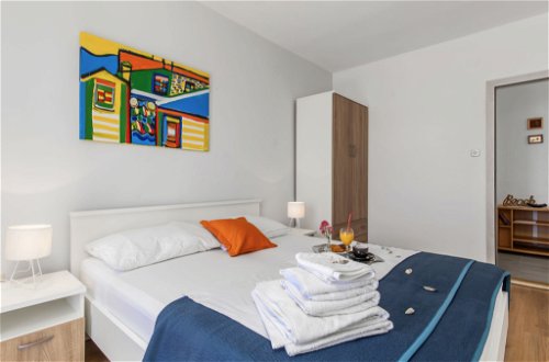 Foto 35 - Apartamento de 2 habitaciones en Senj con piscina y vistas al mar