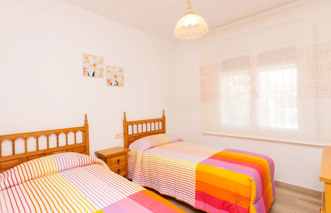 Casa de 4 quartos em Cunit com piscina privada e jardim - Foto 13
