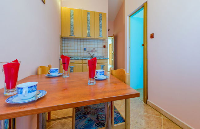 1 bedroom Apartment in Karlobag with swimming pool - Photo 7