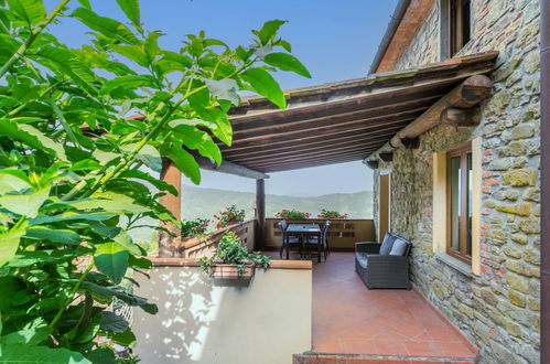 Photo 8 - 2 bedroom Apartment in Pescia with swimming pool and garden