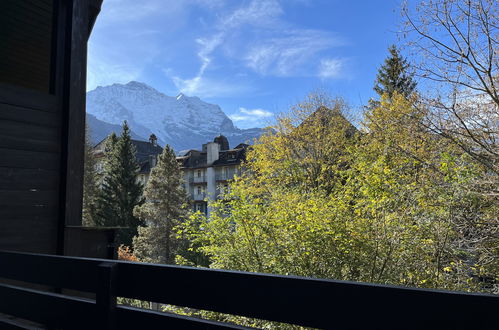 Foto 6 - Appartamento con 2 camere da letto a Lauterbrunnen con sauna e vista sulle montagne