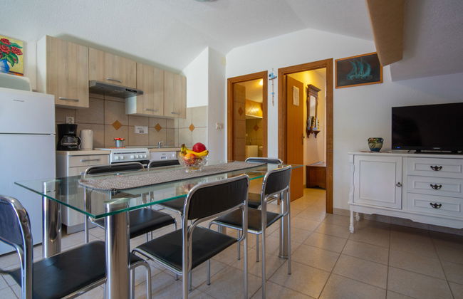Apartment mit 2 Schlafzimmern in Karlobag mit schwimmbad und garten - Foto 11