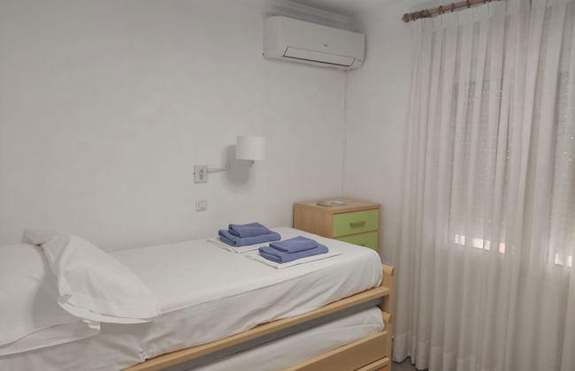 Casa de 4 quartos em Oliva com piscina privada e jardim - Foto 19