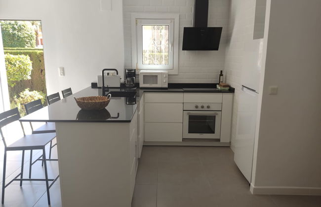 Casa de 4 quartos em Oliva com piscina privada e jardim - Foto 9