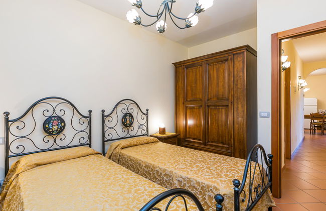 Casa de 5 quartos em Bucine com piscina e jardim - Foto 18