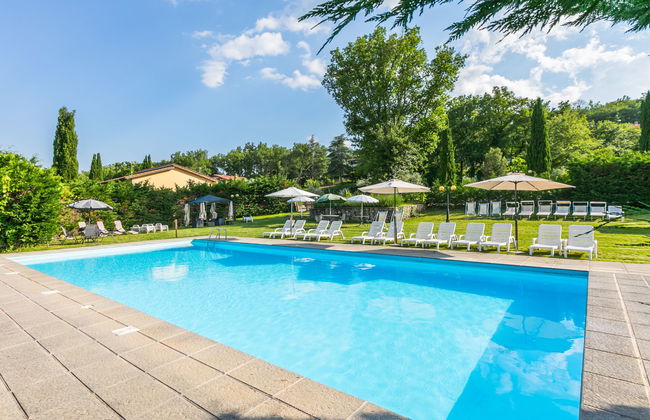 Casa de 5 quartos em Bucine com piscina e jardim - Foto 2