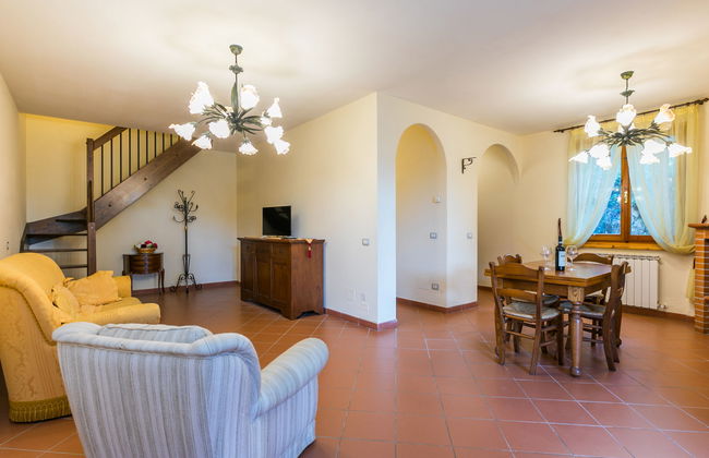 Casa de 5 quartos em Bucine com piscina e jardim - Foto 5
