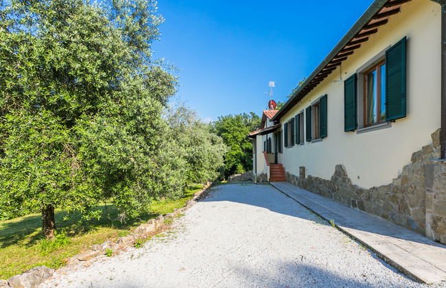 Casa de 5 quartos em Bucine com piscina e jardim - Foto 42