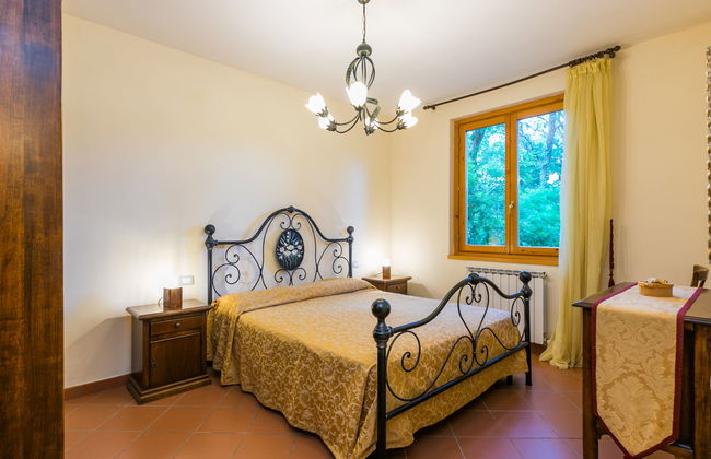 Casa de 5 quartos em Bucine com piscina e jardim - Foto 12