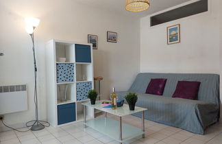 Photo 2 - 2 bedroom Apartment in Le Grau-du-Roi with swimming pool