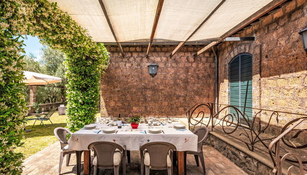 4 bedroom House in Vetralla with private pool and garden - Photo 2