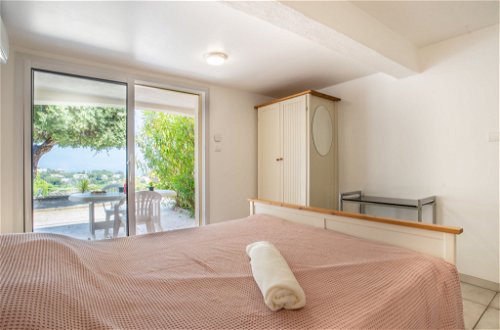 Foto 16 - Casa con 6 camere da letto a Roquebrune-sur-Argens con piscina privata e vista mare
