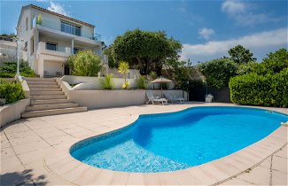 Foto 1 - Casa de 6 habitaciones en Roquebrune-sur-Argens con piscina privada y vistas al mar