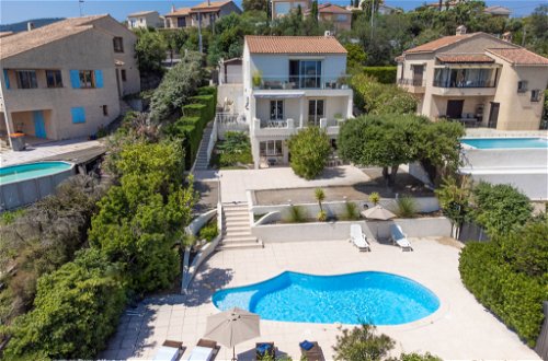 Photo 35 - Maison de 6 chambres à Roquebrune-sur-Argens avec piscine privée et vues à la mer