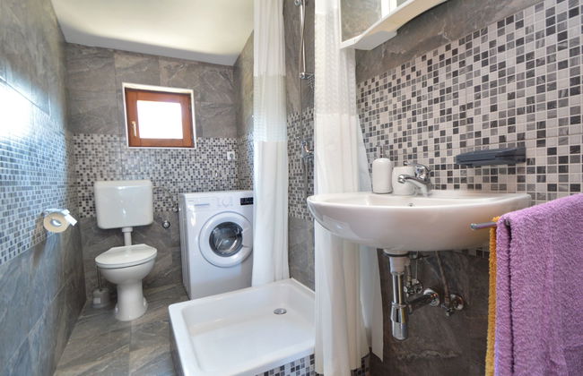 Apartment mit 4 Schlafzimmern in Sibenik mit garten und terrasse - Foto 24