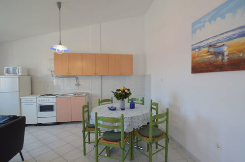 Foto 8 - Apartamento de 3 quartos em Sibenik com terraço e vistas do mar