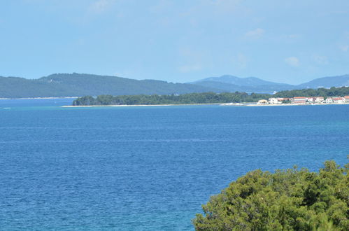 Foto 15 - Apartamento de 3 habitaciones en Sibenik con terraza y vistas al mar