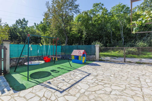 Foto 3 - Casa con 3 camere da letto a Sveta Nedelja con piscina privata e giardino