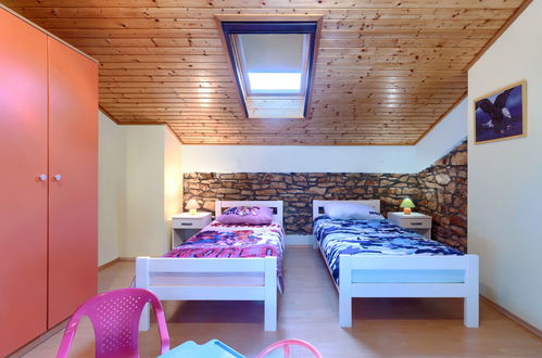 Foto 38 - Casa con 3 camere da letto a Sveta Nedelja con piscina privata e giardino