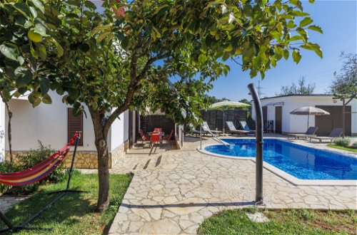Foto 17 - Casa de 3 quartos em Sveta Nedelja com piscina privada e jardim