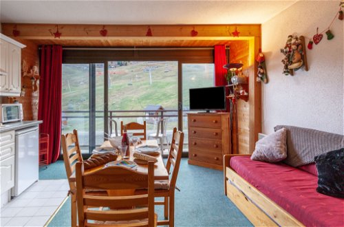Foto 8 - Apartment mit 1 Schlafzimmer in Villarembert mit schwimmbad und blick auf die berge