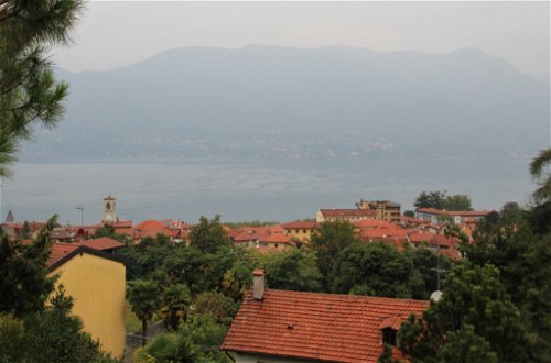 Foto 33 - Casa de 4 quartos em Porto Valtravaglia com piscina privada e vista para a montanha